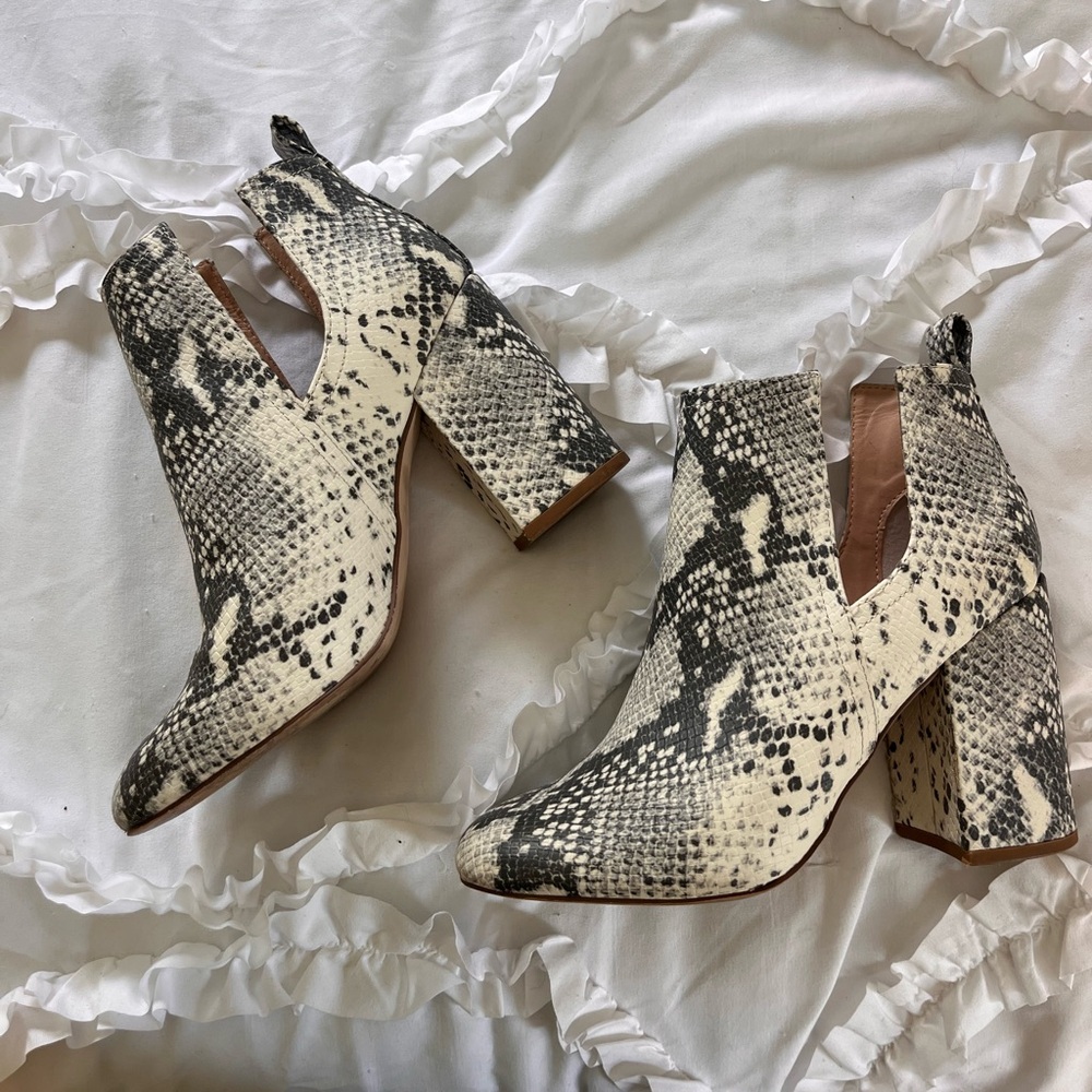 Steve Madden Black and White Snakeskin Heeled Boots